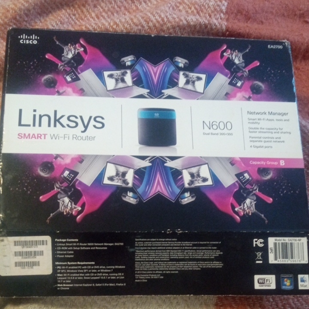 Linksys N600 Dual-Band Router - Black and Blue